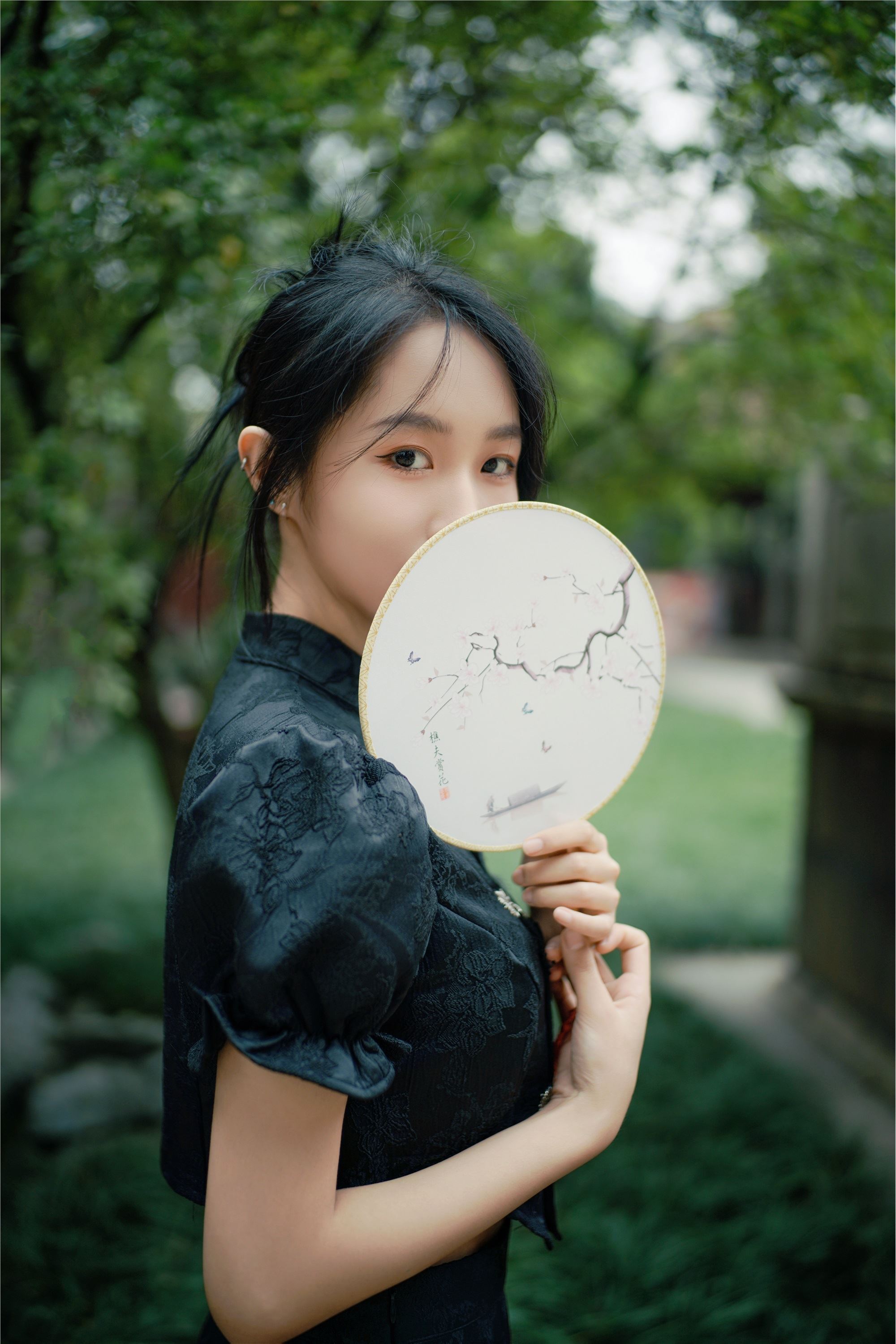 YITUYU艺图语 2025.01.06 娴静犹如花照水 欣欣